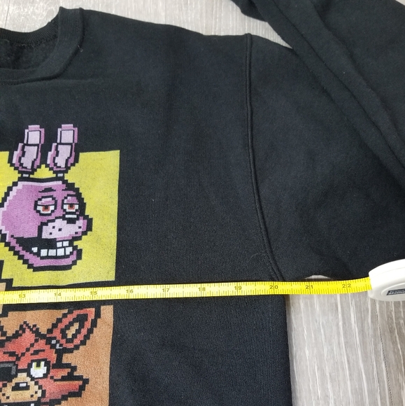 Five Nights At Freddy's sweatshirt - Picture 5 of 6